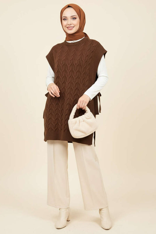 كنزة صوفية محبوكة برباط جانبي، لون قهوة
