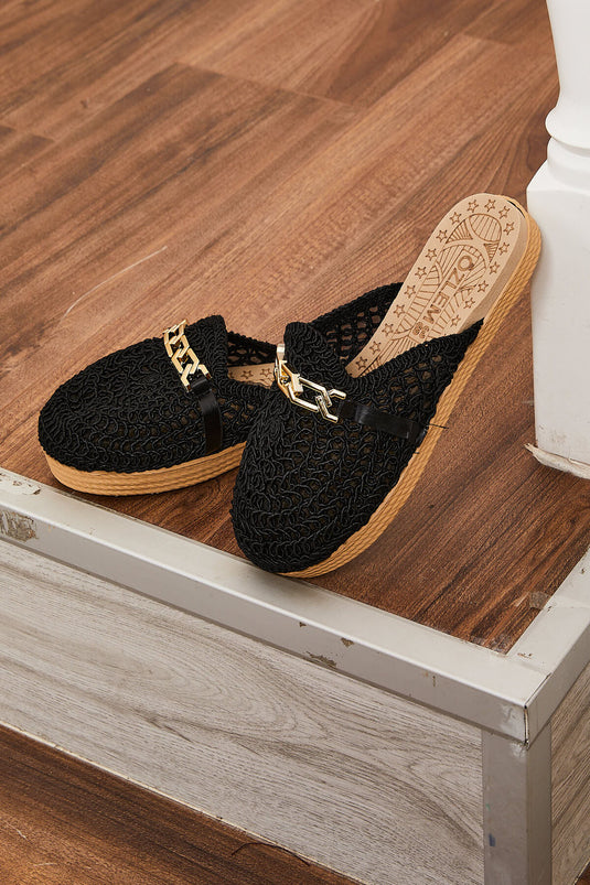Chaussons tricotés noirs avec boucle en chaîne