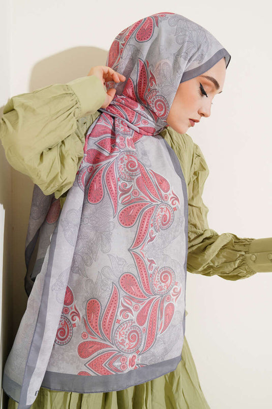 شال رمادي بنقشة أوراق الشجر الأصلية