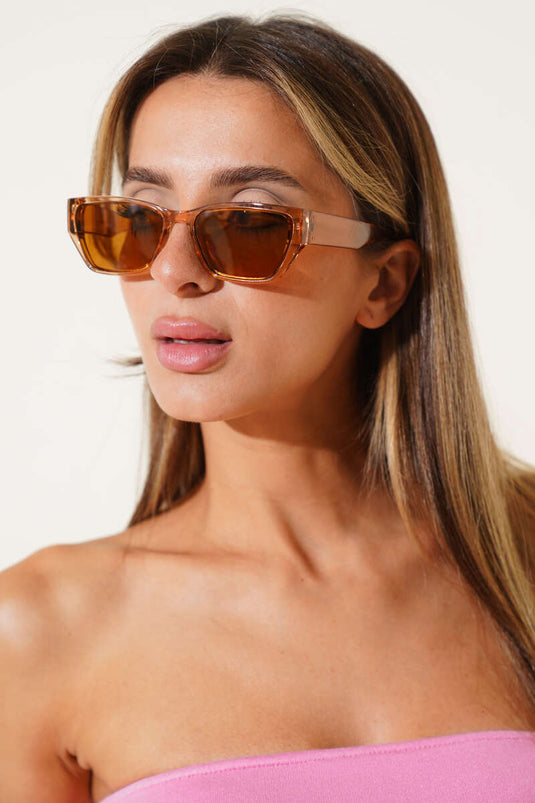 نظارات أوتريرا سيريز بلون الكستناء