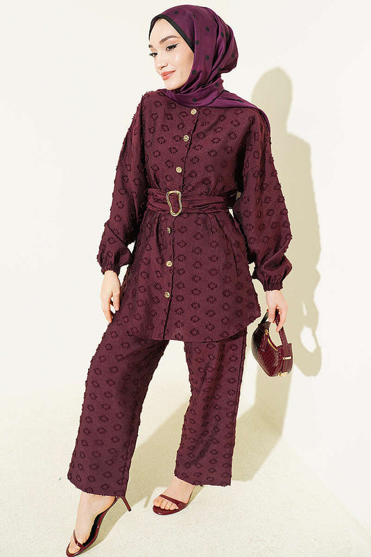 Ensemble double bordeaux avec ceinture et motif ovale en relief