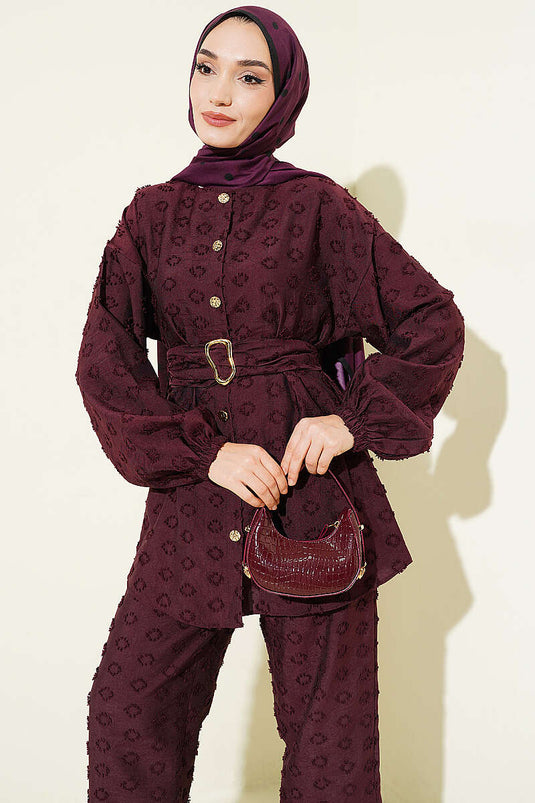 Ensemble double bordeaux avec ceinture et motif ovale en relief