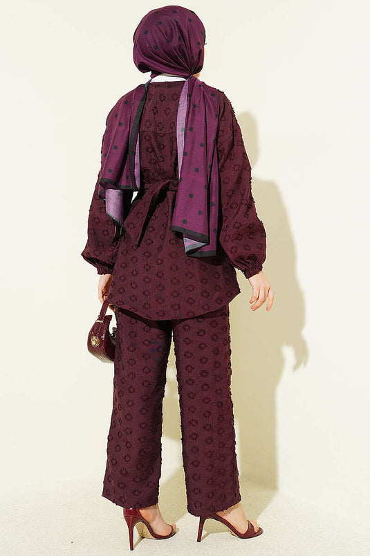 Ensemble double bordeaux avec ceinture et motif ovale en relief
