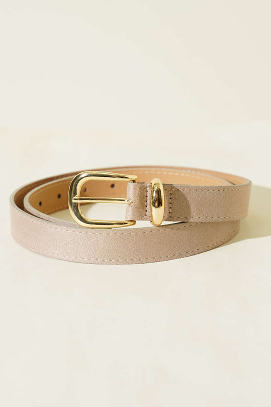 Ceinture beige avec boucle ovale en métal et détail en suédine