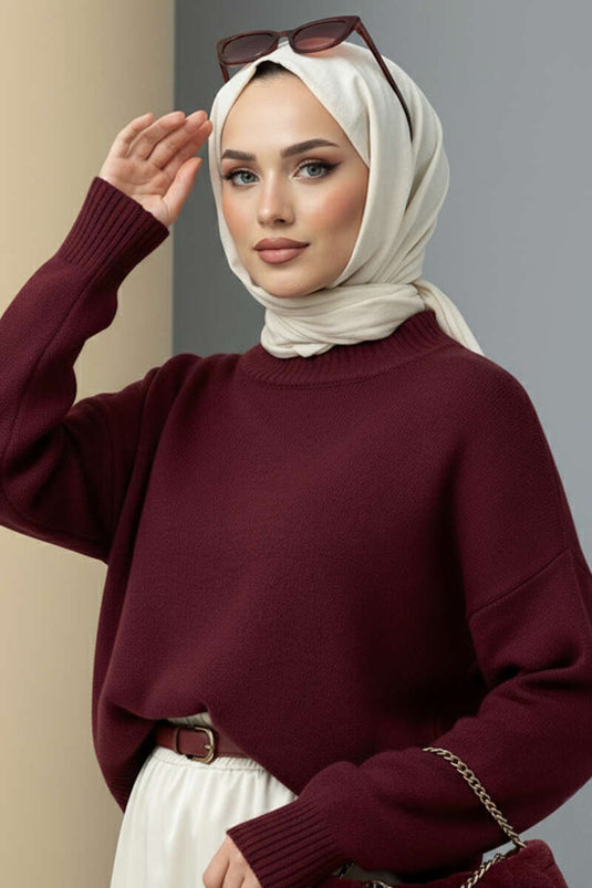 سترة محبوكة كبيرة الحجم باللون العنابي