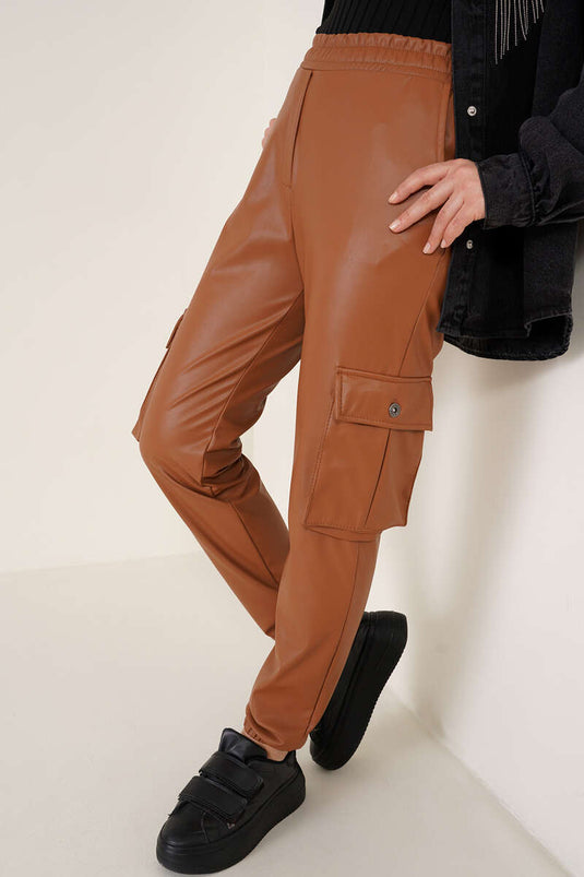 Pantalon cargo en cuir avec jambes élastiques Tan