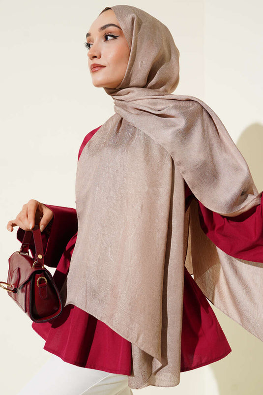 شال بنقشة بيزلي لامع بلون لاتيه