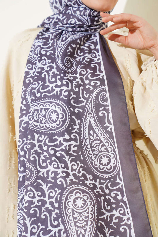 شال ناعم منقوش بنقشة بيزلي، دخاني
