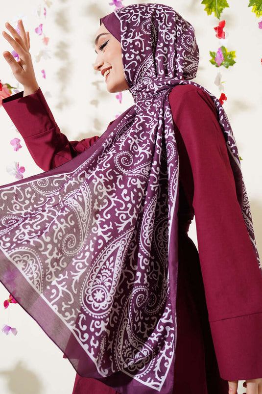 شال ناعم بنقشة بيزلي بلون أرجواني