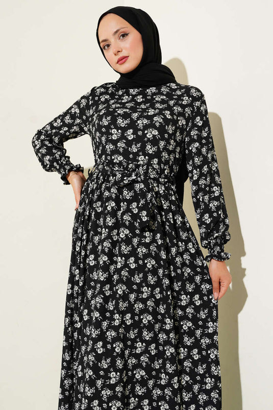 Kleid aus Crêpe mit Gänseblümchenmuster und Gürtel in Schwarz