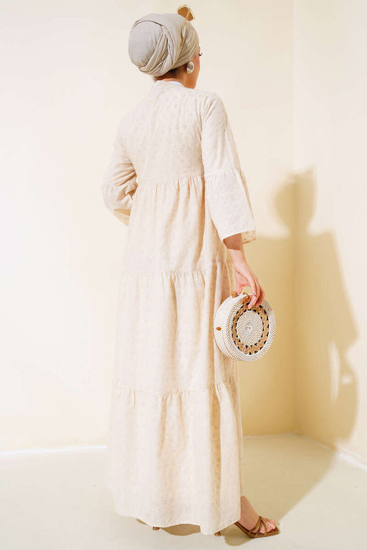 فستان ديزي مطرز باللون البيج