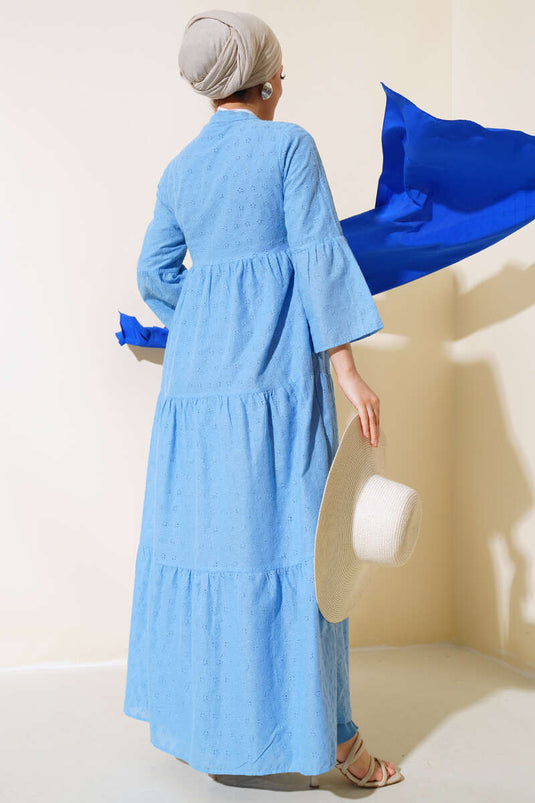 Kleid mit Gänseblümchen-Stickerei, Blau