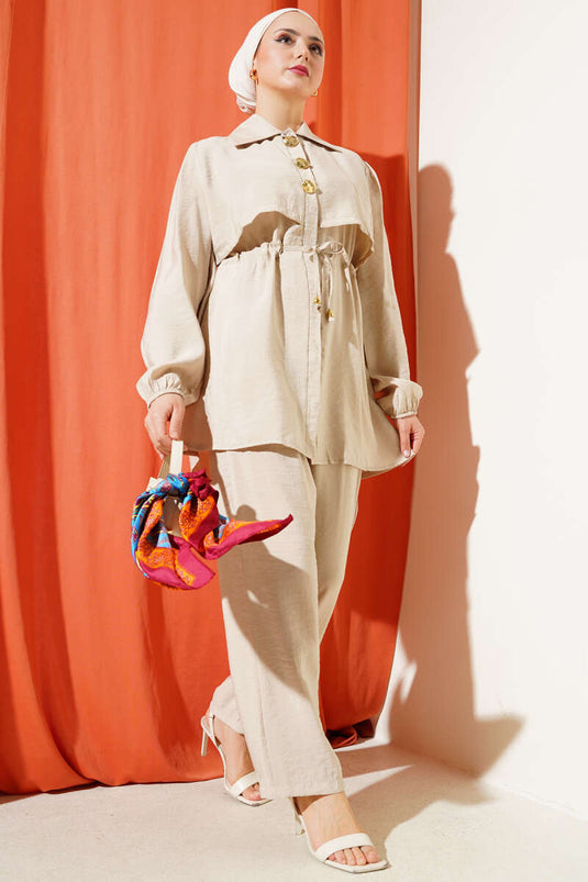 طقم مكون من قطعتين من ملابس داخلية بتفاصيل على الخصر باللون البيج