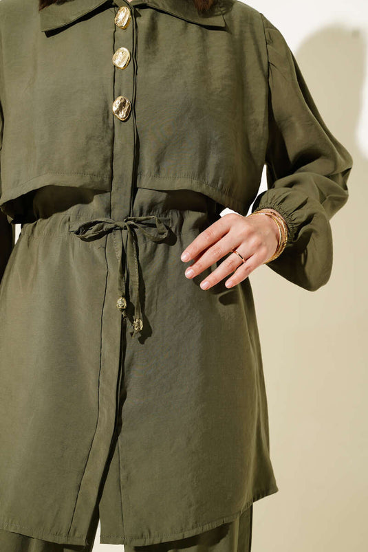 Costume deux pièces kaki avec détail à la taille et tunnel