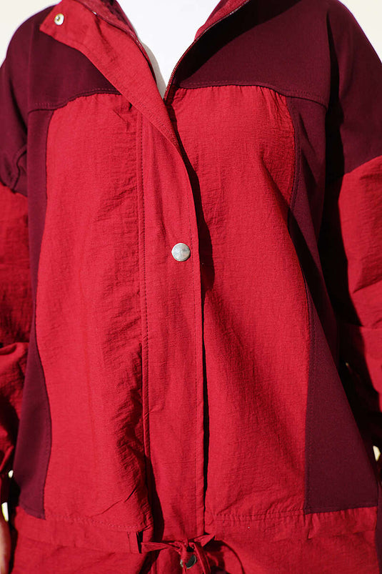 Bordeaux Knopen Tweedelige Set Met Details