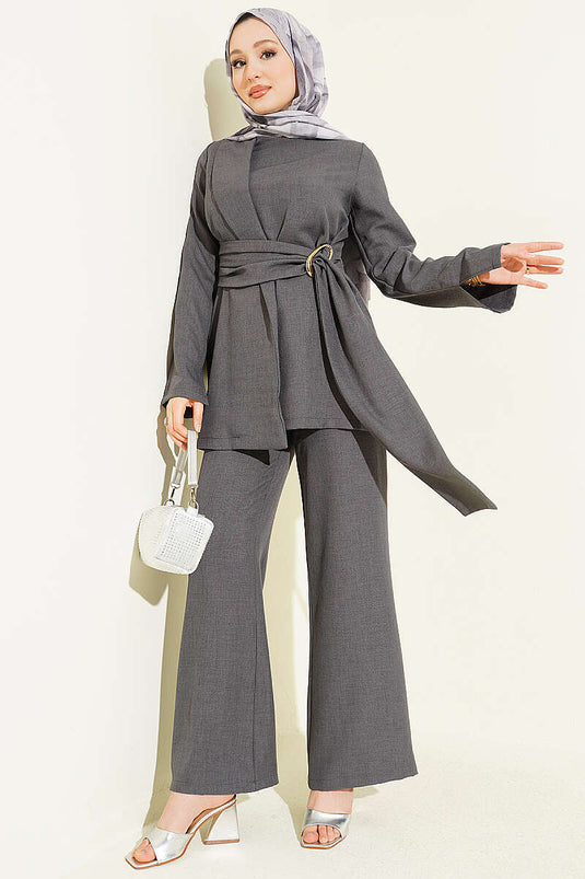 Ensemble double avec détail pièce et boucle dorée, couleur fumée