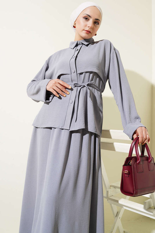 Ensemble Ayrobin gris à jupe et ceinture détaillée