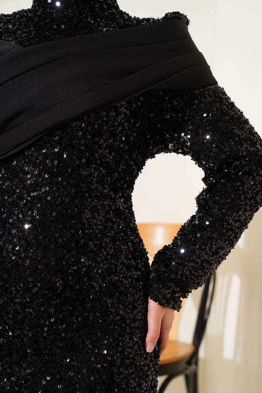 Robe de soirée noire à sequins et détails en pièces