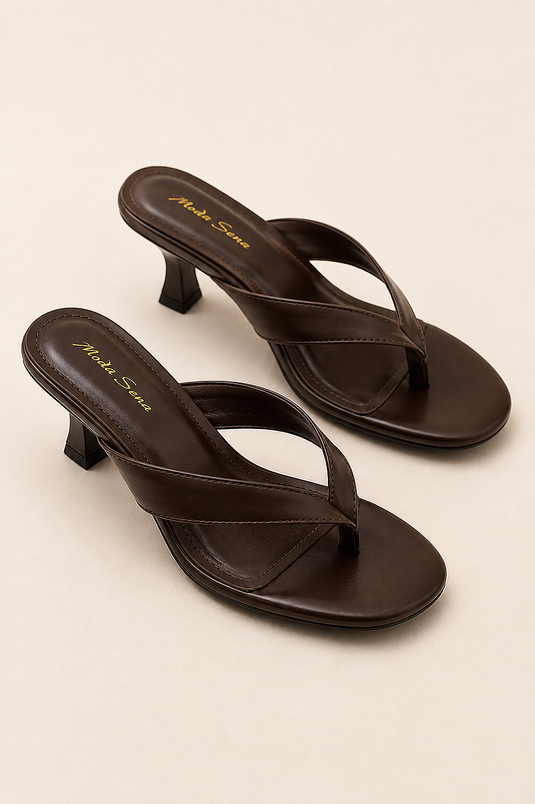 Sandalias De Tacón Con Dedo Entre Los Dedos Color Marrón