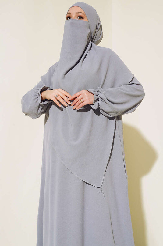 Abaya ancha con velo gris