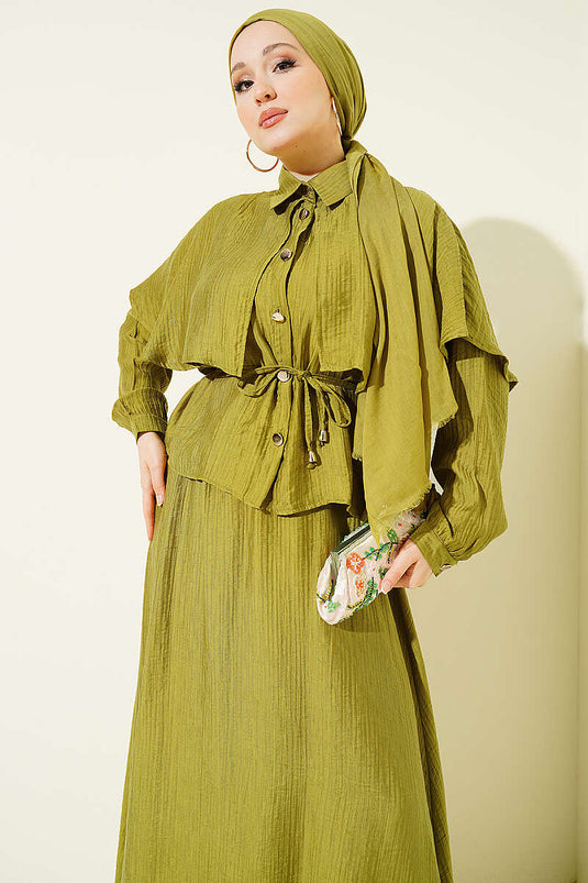 Ensemble deux pièces avec blouse pèlerine et jupe, vert olive