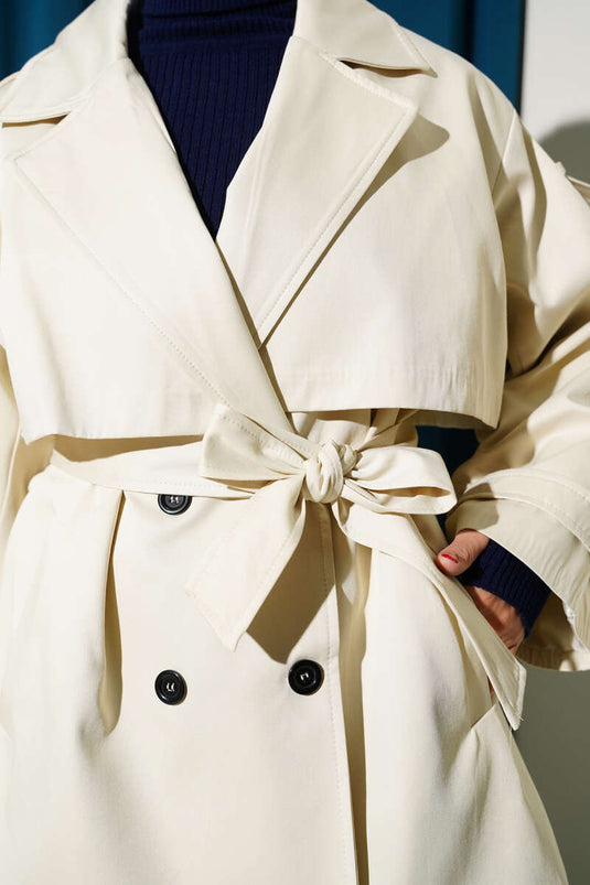 Trench-coat court avec cape et ceinture, couleur pierre