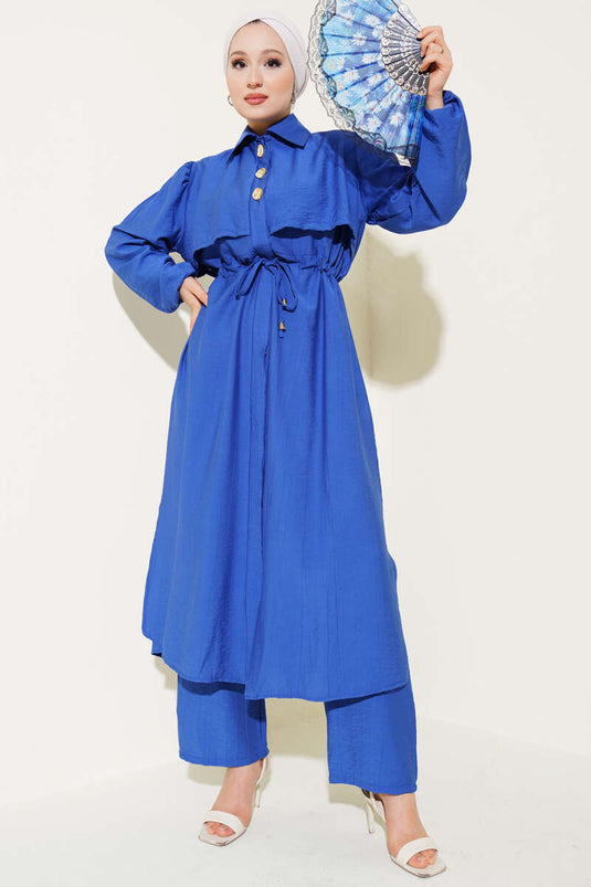 بدلة طويلة من قطعتين مع تفاصيل كيب