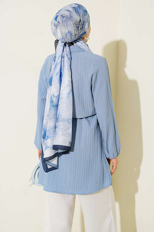 Camicia Blu Con Dettaglio Nastrino E Mantella