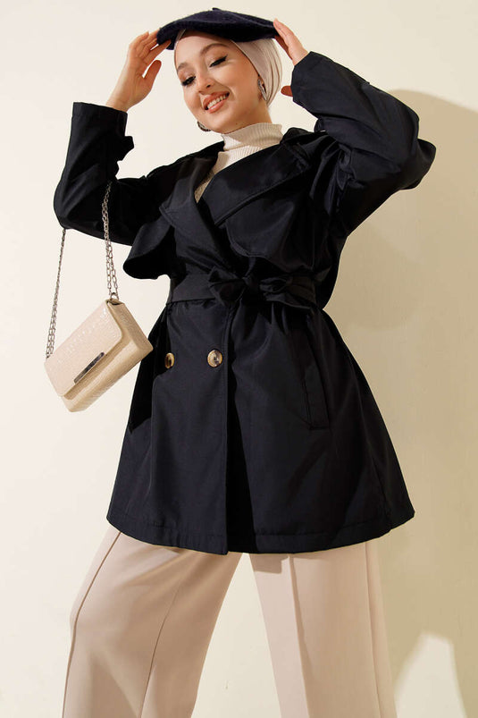 Trench-coat court bleu marine à quatre boutons avec cape