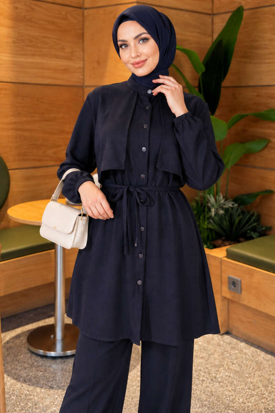 Ensemble Double Bleu Marine Avec Cape Et Détail À Nouer