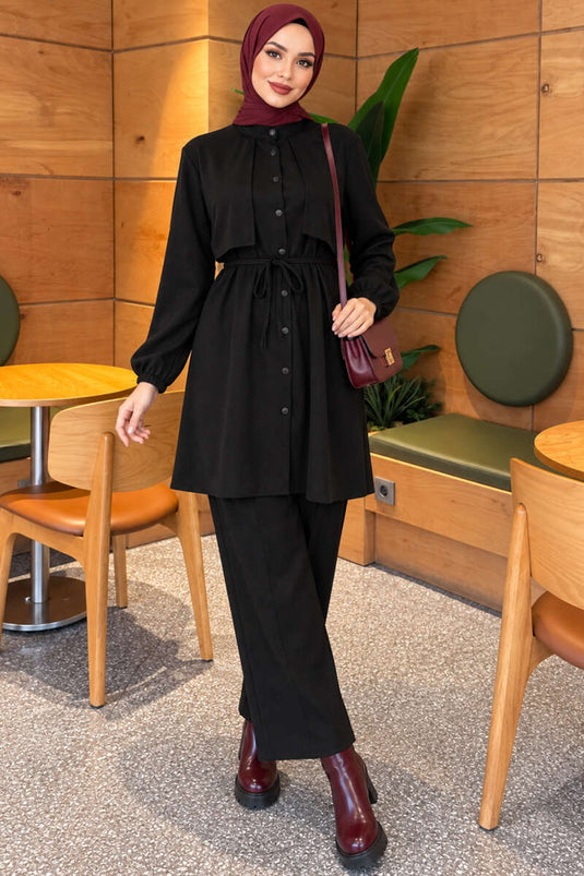 Ensemble Double Noir Avec Cape À Détails De Lien Et Accents À La Corde