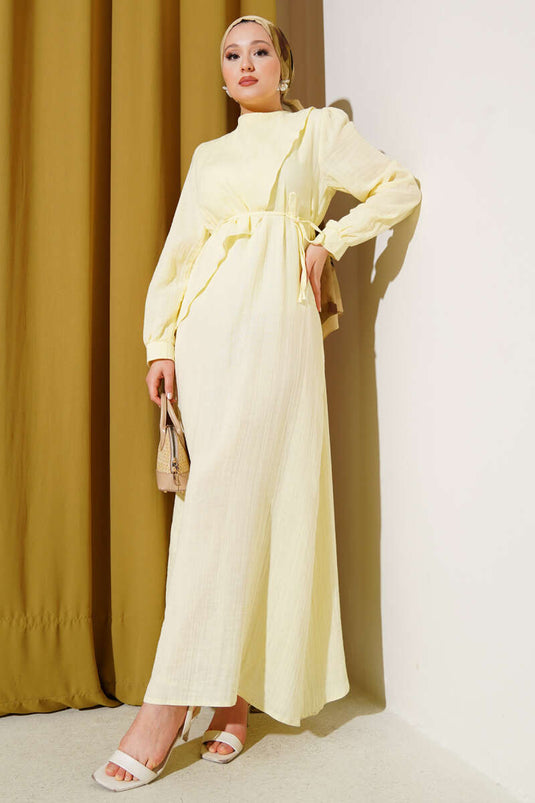 فستان أصفر بحزام من العباءة والحبل