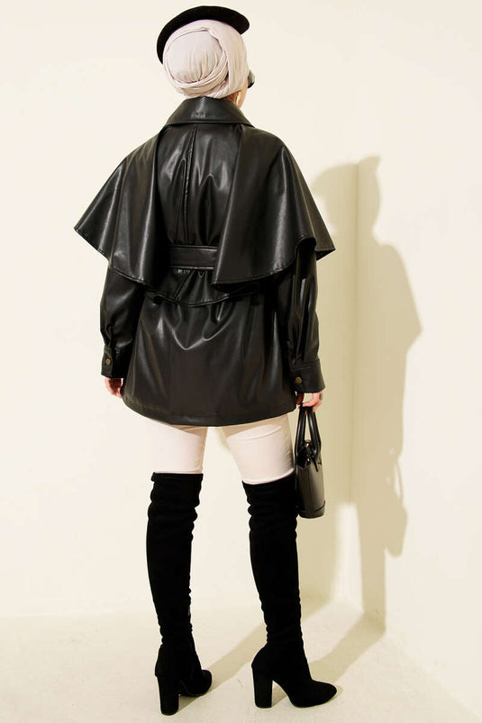 سترة جلدية سوداء بحزام