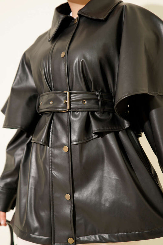 Schwarze Lederjacke mit Cape und Gürtel