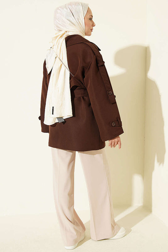 Trench-Coat Court À Ceinture Avec Volants Et Boutons En Café