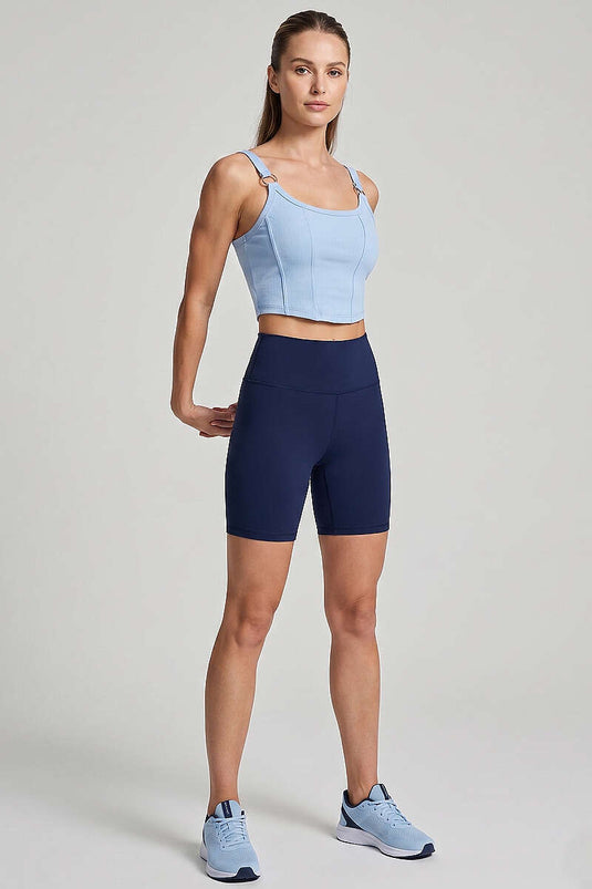 Crop bleu avec anneaux et détails de perles