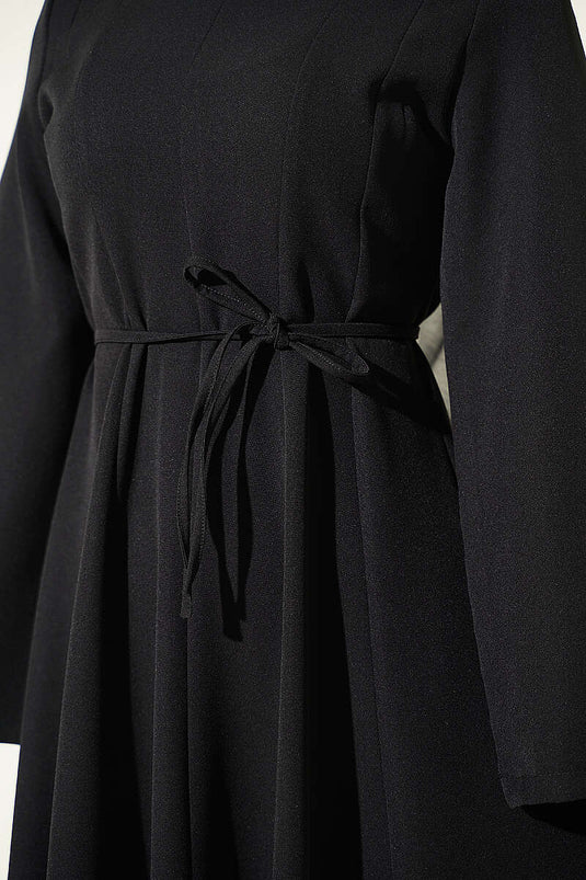 Robe Noire Avec Détail À Nœud