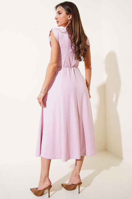 Robe ceinturée en corde avec détails de perles rose