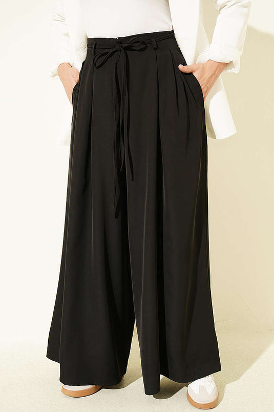 Schwarze Hose Mit Fleecefutter Und Bindegürtel