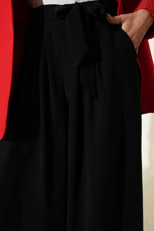 Schwarze Weitehose Mit Falten-Details