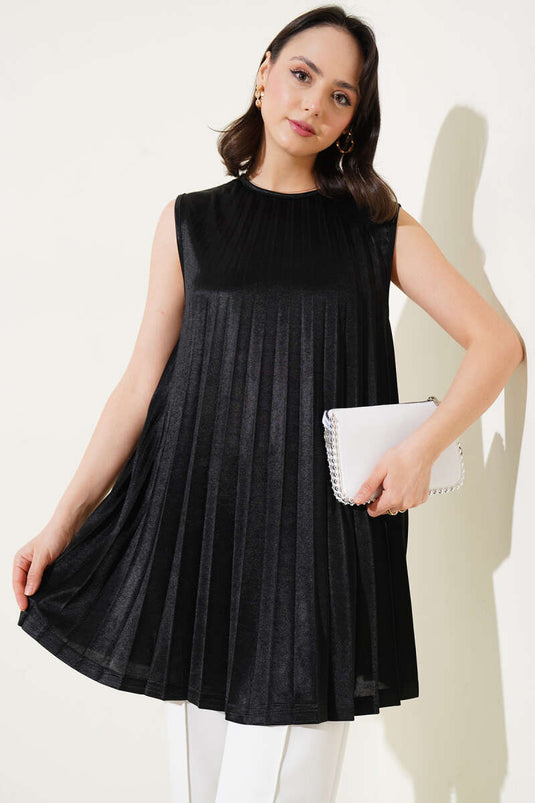 ملابس داخلية مطوية بدون أكمام باللون الأسود