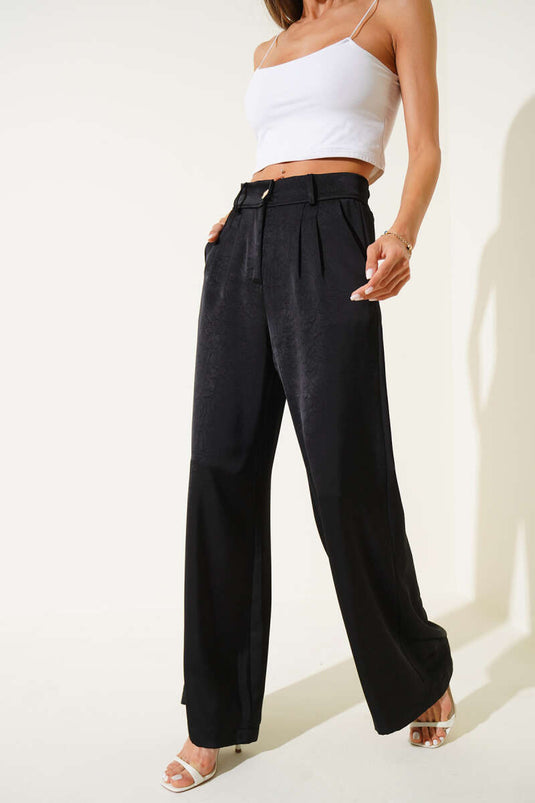 Pantalon ample plissé en satin noir