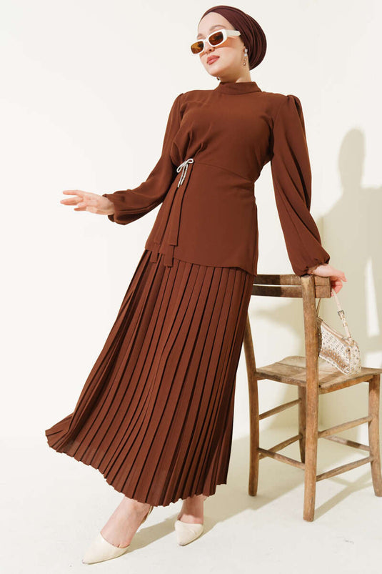 Geplooide rok tuniek tweedelige set bruin