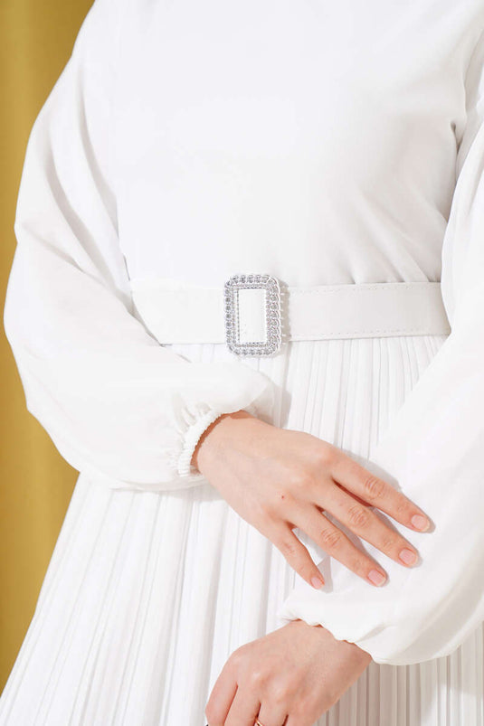 Plissiertes Chiffonkleid mit Rüschen und Gürtel Weiß