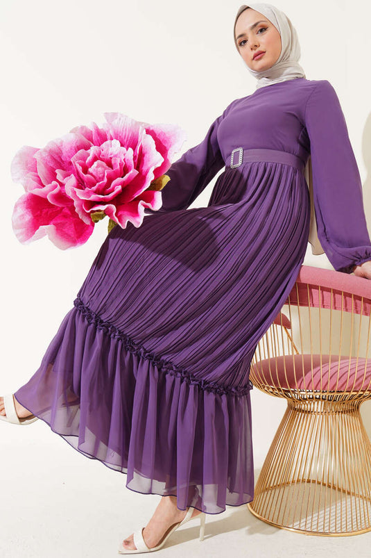 Abito in chiffon con cintura e volant plissettato lilla