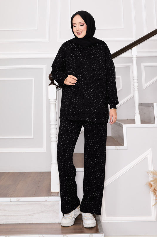 بدلة لامعة من قطعتين برقبة دائرية سوداء