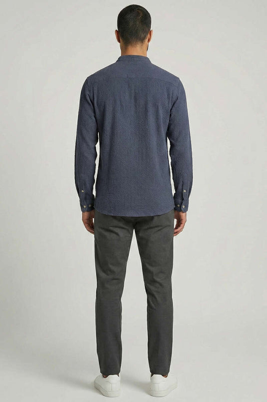 Chemise homme à col officier en tissage de coton fumée