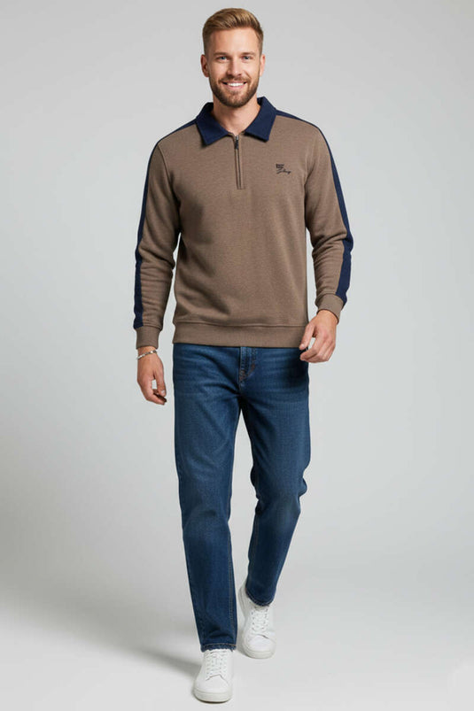 سويت شيرت رجالي بياقة بولو وحواف بلون بني
