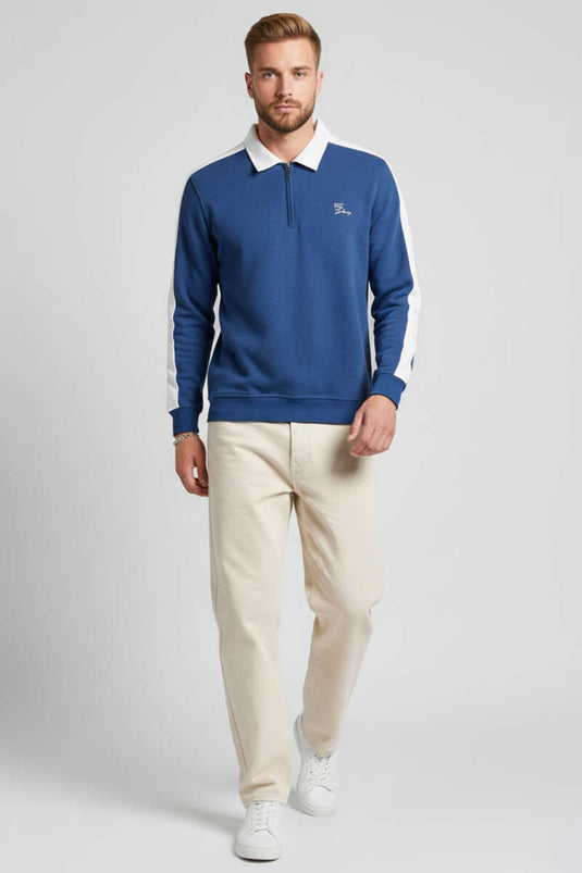 كنزة رجالية برقبة بولو وحواف بلون أزرق