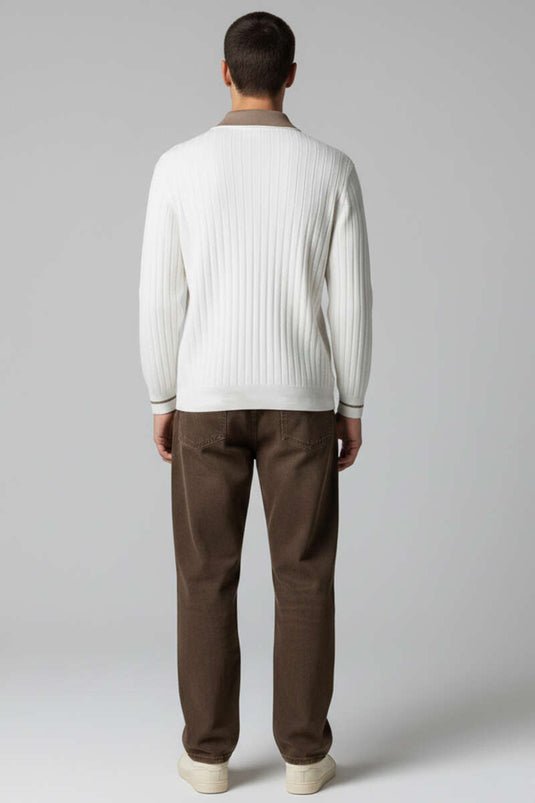 سويت شيرت رجالي أبيض بياقة بولو وأكمام طويلة محبوك